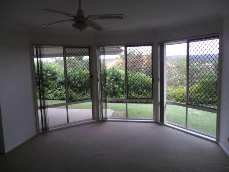 14 Kite Circuit, Arundel QLD 4214