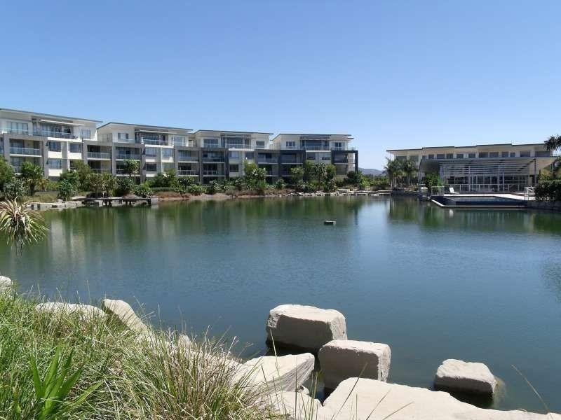 122/3 Pendraat Parade, Hope Island QLD 4212