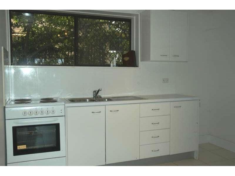 53 Blake Street, Southport QLD 4215