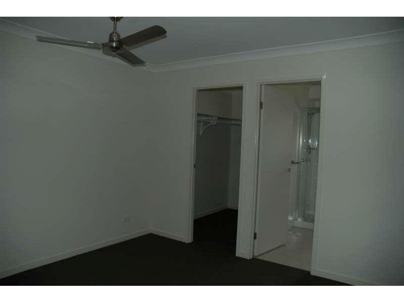 4 Hadrian Crescent, Pacific Pines QLD 4211