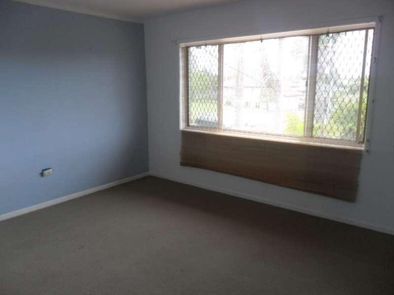 24 Ferguson Avenue, Labrador QLD 4215