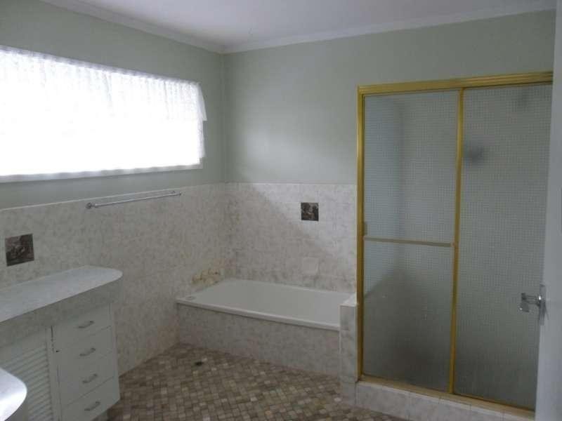 24 Ferguson Avenue, Labrador QLD 4215