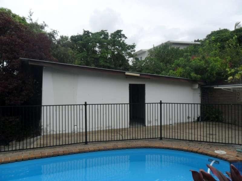 24 Ferguson Avenue, Labrador QLD 4215