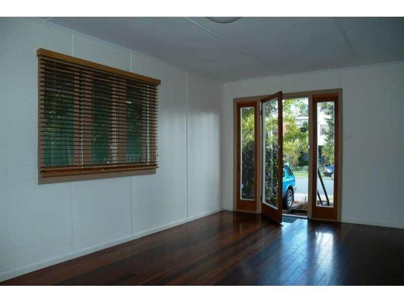 19 Baker Avenue, Labrador QLD 4215