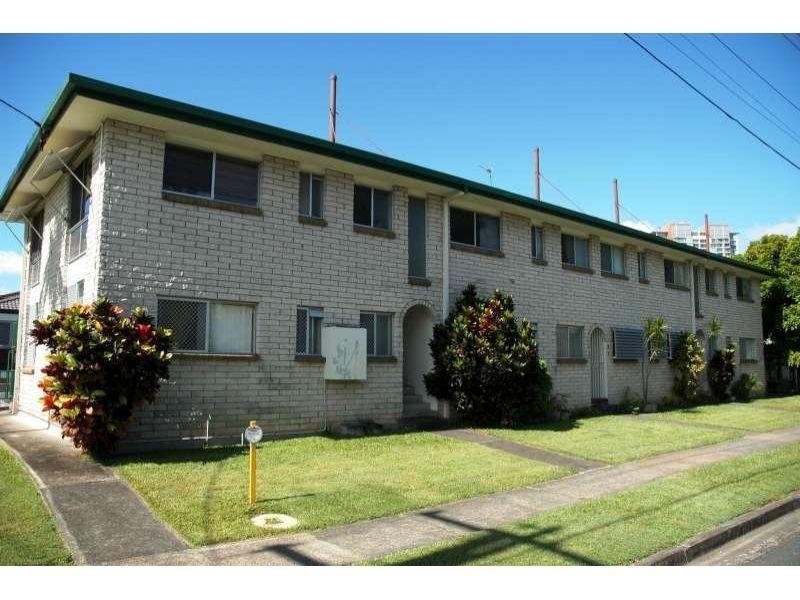4/25 Lenneberg Street, Southport QLD 4215