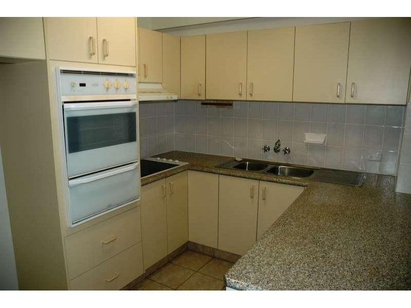 4/25 Lenneberg Street, Southport QLD 4215