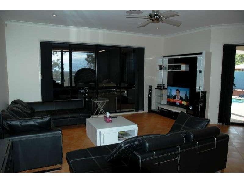 53 Highvale Drive, Helensvale QLD 4212