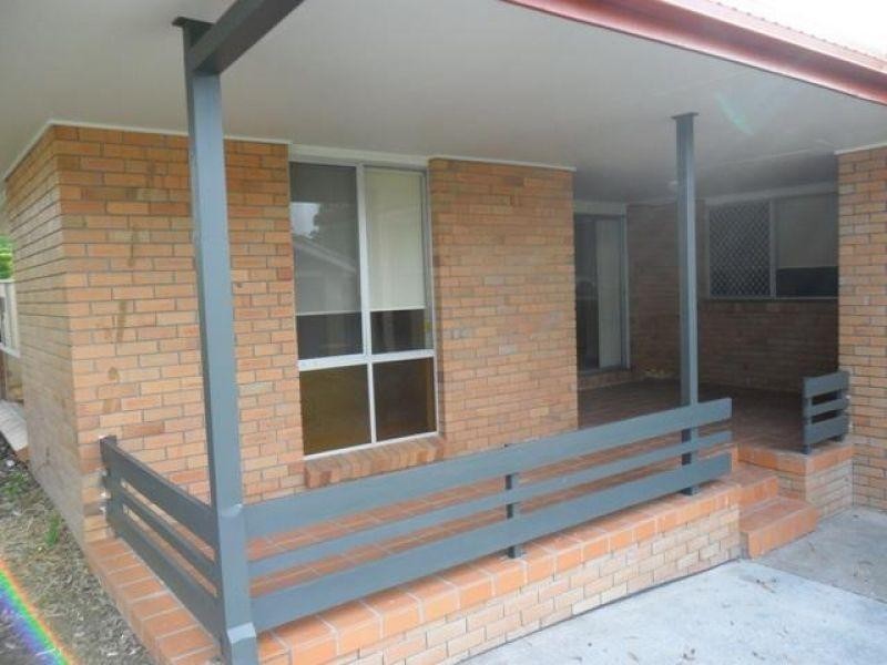 12 Winani Drive, Ashmore QLD 4214