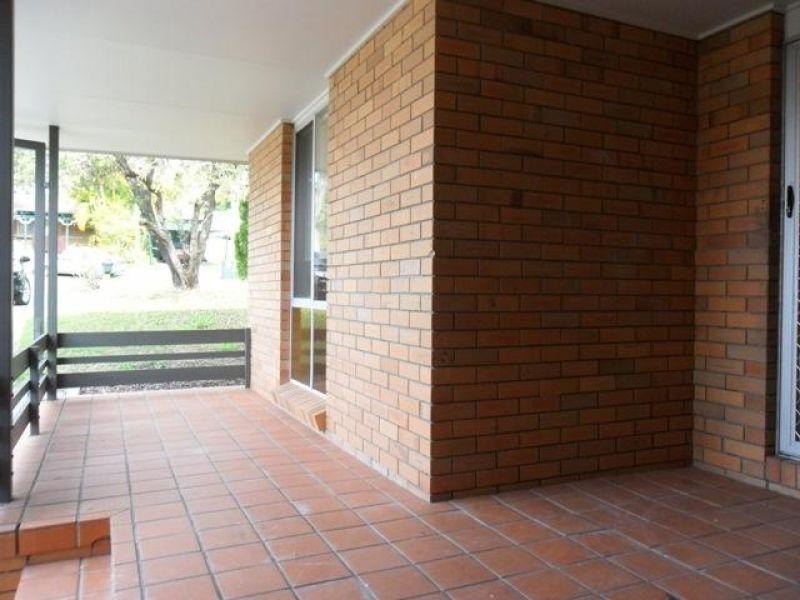 12 Winani Drive, Ashmore QLD 4214