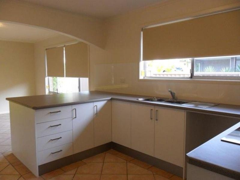 12 Winani Drive, Ashmore QLD 4214