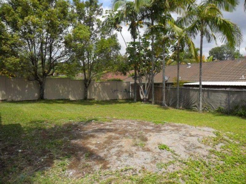 12 Winani Drive, Ashmore QLD 4214