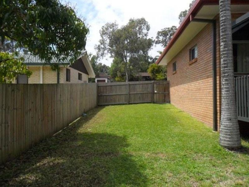 12 Winani Drive, Ashmore QLD 4214