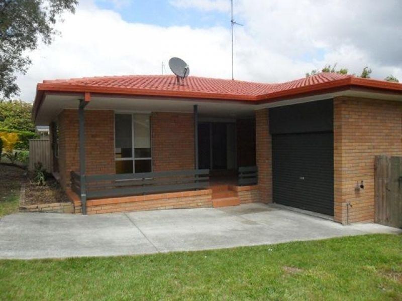 12 Winani Drive, Ashmore QLD 4214