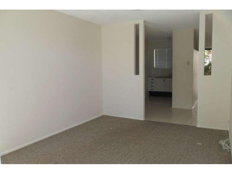 8/224 Marine Parade, Labrador QLD 4215
