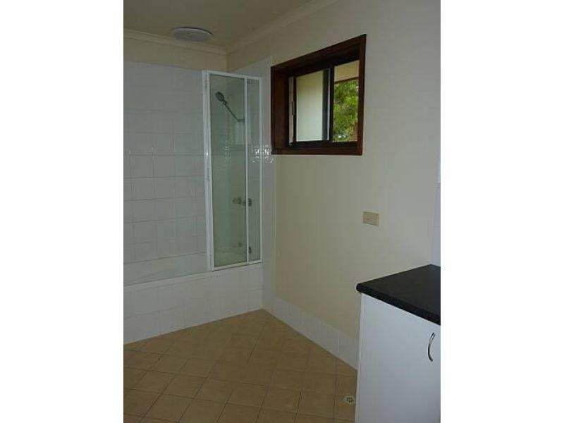 2/13 Caroline Avenue, Southport QLD 4215