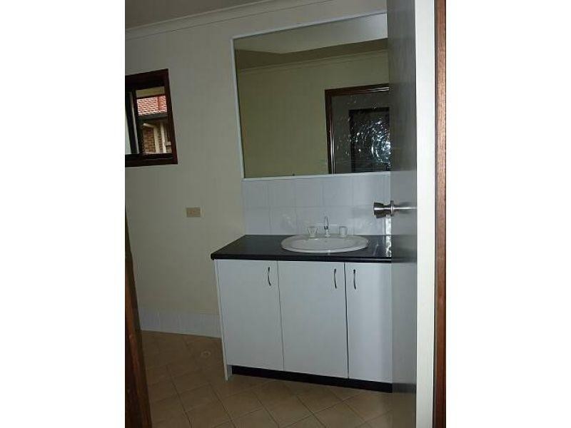 2/13 Caroline Avenue, Southport QLD 4215