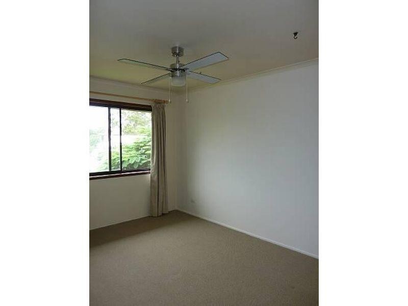 2/13 Caroline Avenue, Southport QLD 4215