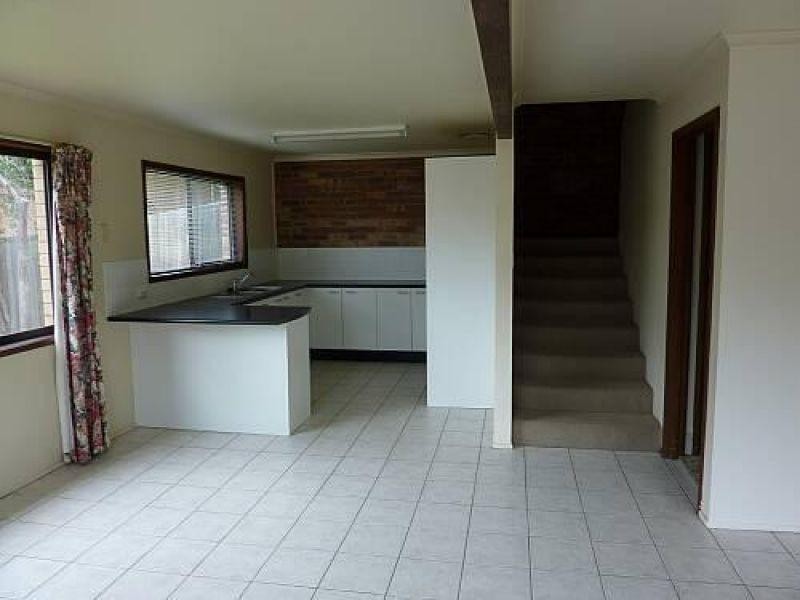 2/13 Caroline Avenue, Southport QLD 4215