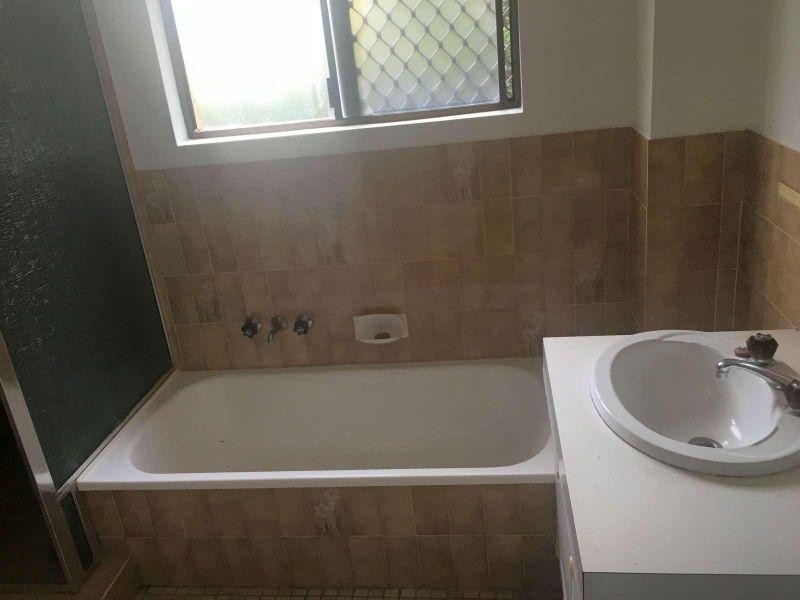 1/6 Lenneberg Street, Southport QLD 4215