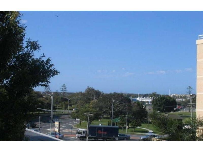 13/63 Bauer Street, Southport QLD 4215