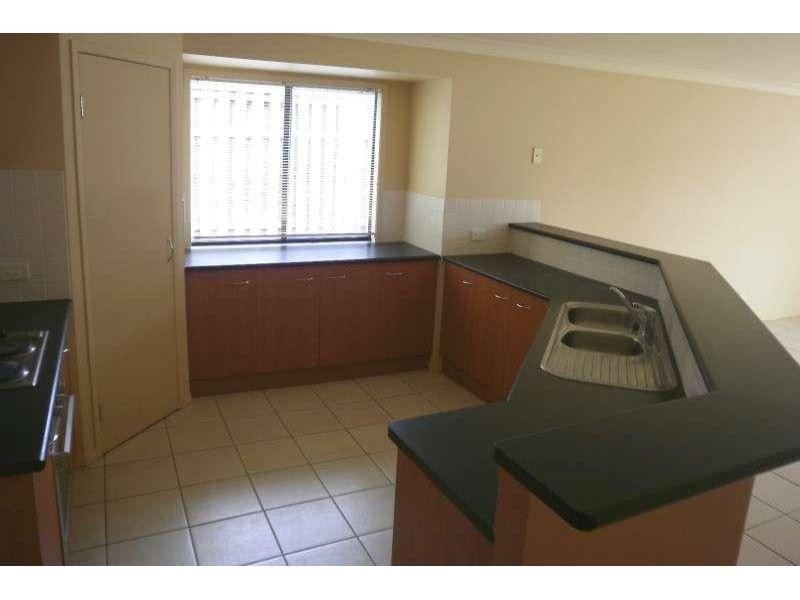 9 Beerwah Street, Pacific Pines QLD 4211