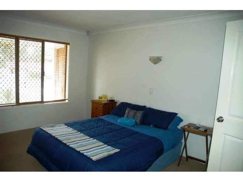 2 McCowan Street, Ashmore QLD 4214