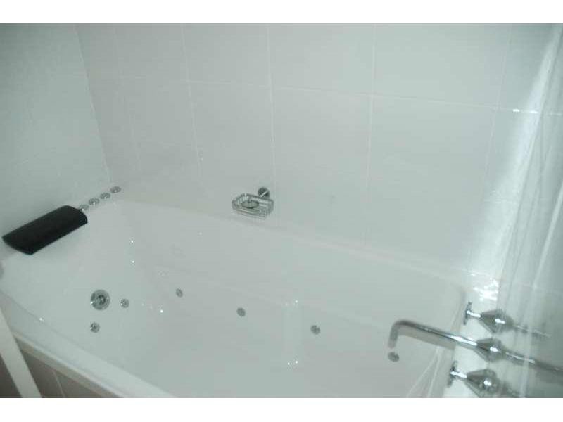 2 McCowan Street, Ashmore QLD 4214