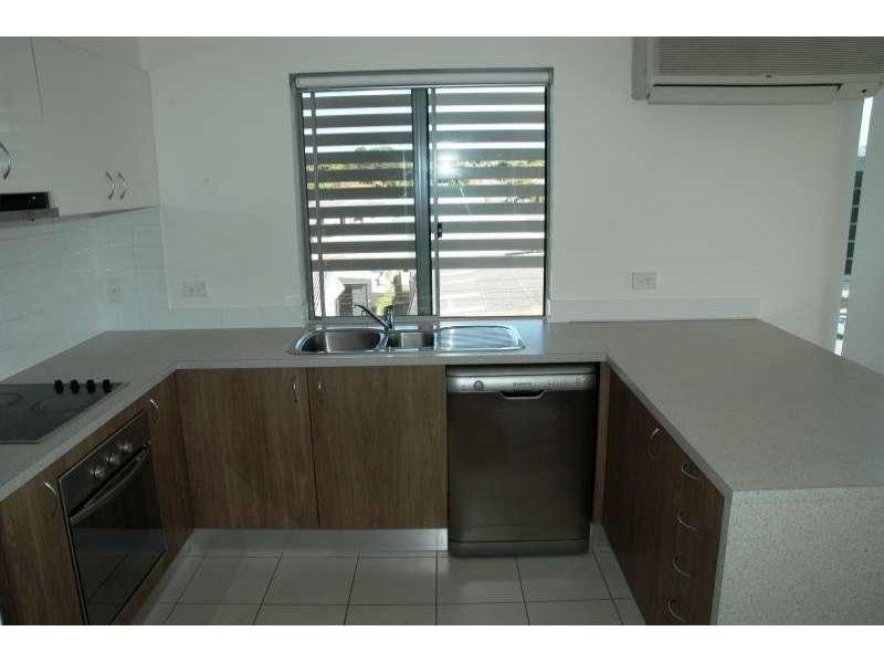 8/38 Johnston Street, Southport QLD 4215