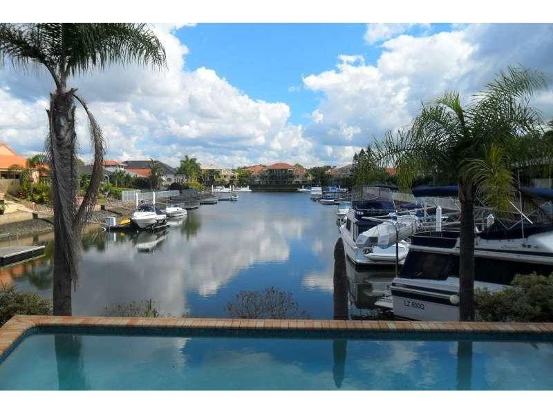 40 Medika Street, Runaway Bay QLD 4216