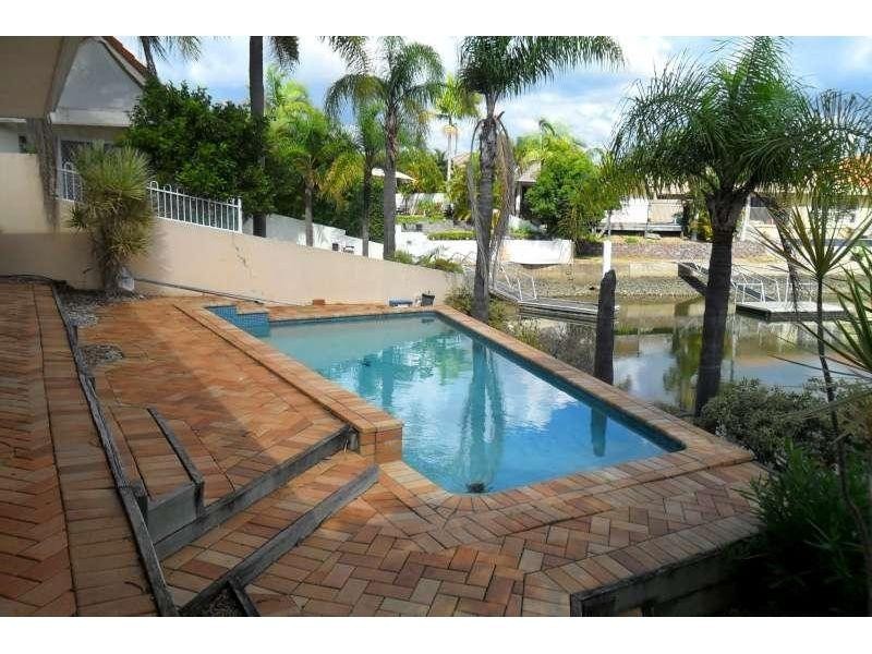 40 Medika Street, Runaway Bay QLD 4216