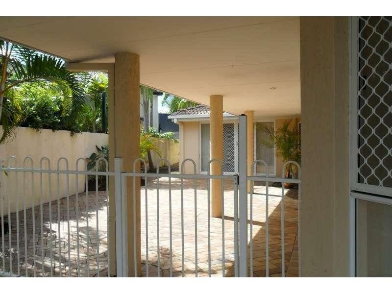 40 Medika Street, Runaway Bay QLD 4216