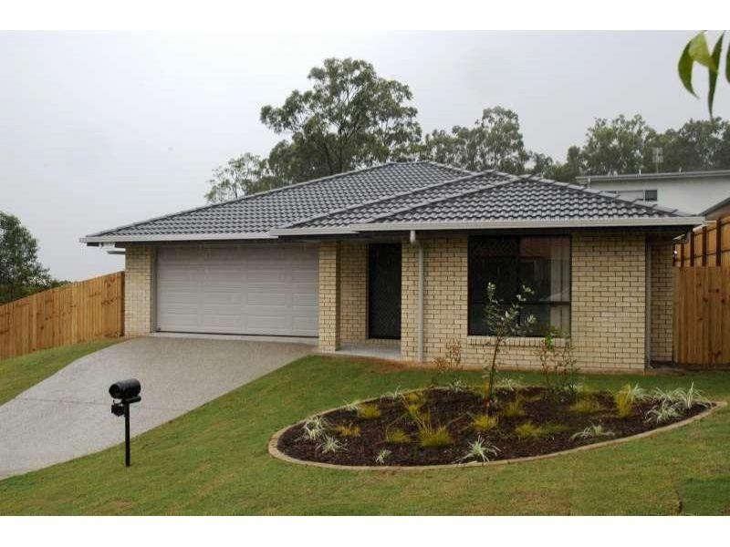 5 Aspect Place, Pacific Pines QLD 4211