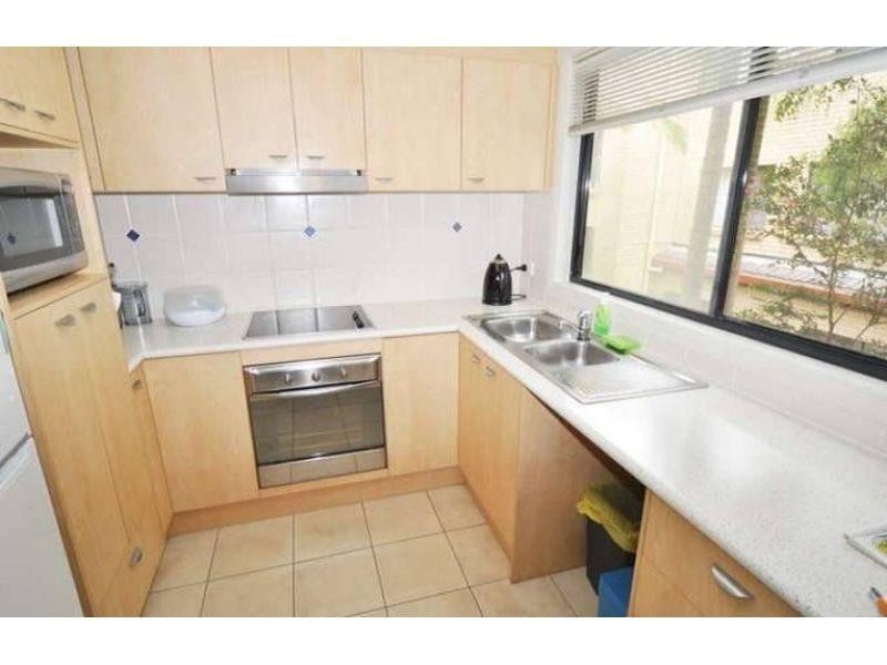 5/23 Bath Street, Labrador QLD 4215