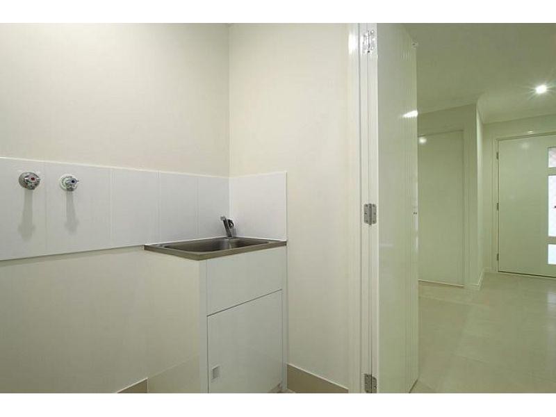 2/8 Lotus Avenue, Bellmere QLD 4510