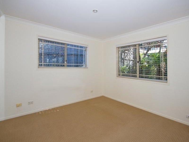 2/98 Johnston Street, Southport QLD 4215