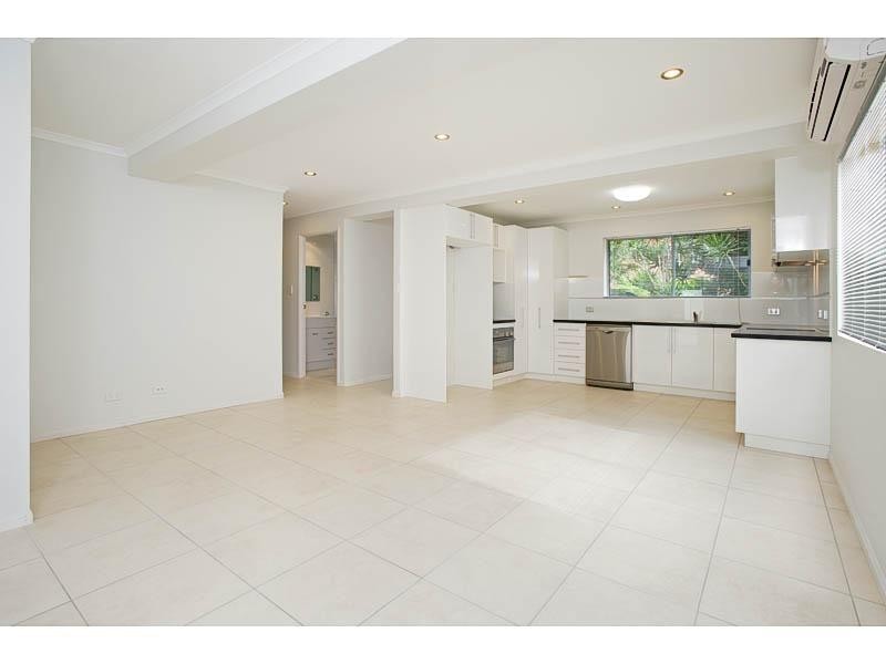 109 Regatta Avenue, Southport QLD 4215