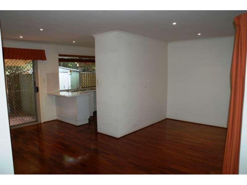 6/33 Golden Palms Court, Ashmore QLD 4214