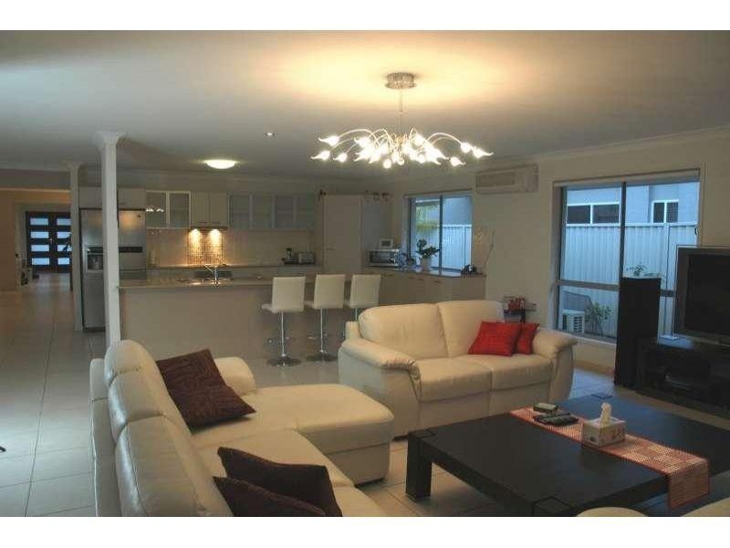 3 River Links Boulevard East, Helensvale QLD 4212