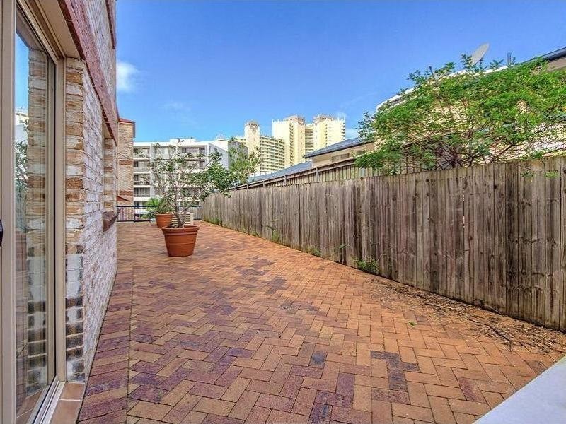 3/47 Bauer Street, Southport QLD 4215