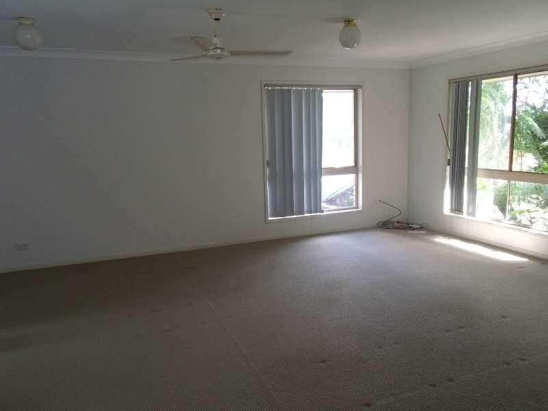 6 Pinehill Drive, Oxenford QLD 4210