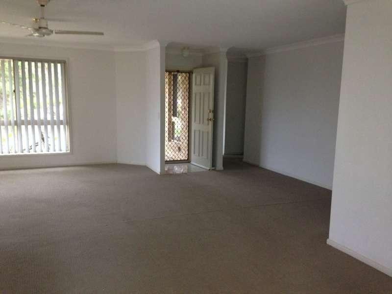 6 Pinehill Drive, Oxenford QLD 4210