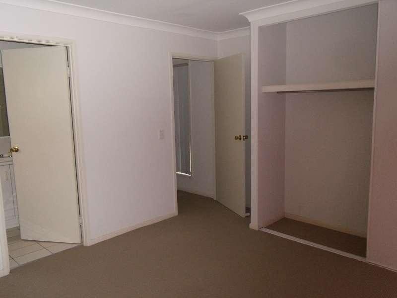 6 Pinehill Drive, Oxenford QLD 4210