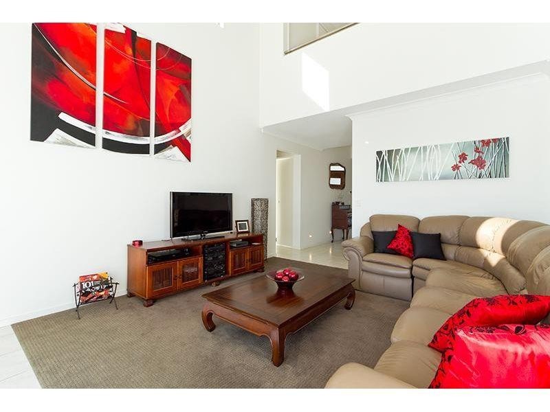 17 Southaven Drive, Helensvale QLD 4212