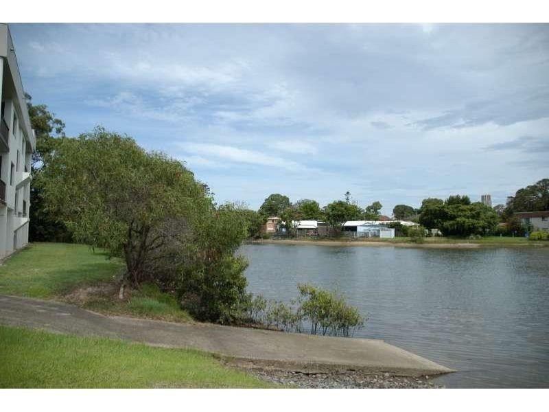 6/15 Huth Street, Labrador QLD 4215