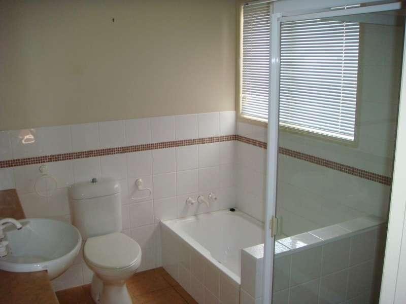 17 Meadowbank Drive, Upper Coomera QLD 4209