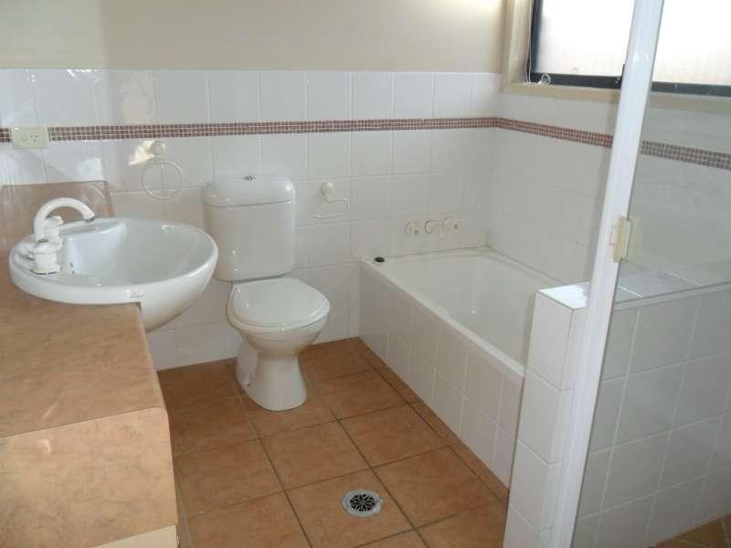 17 Meadowbank Drive, Upper Coomera QLD 4209