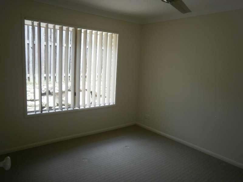 7 Starkey Street, Pacific Pines QLD 4211