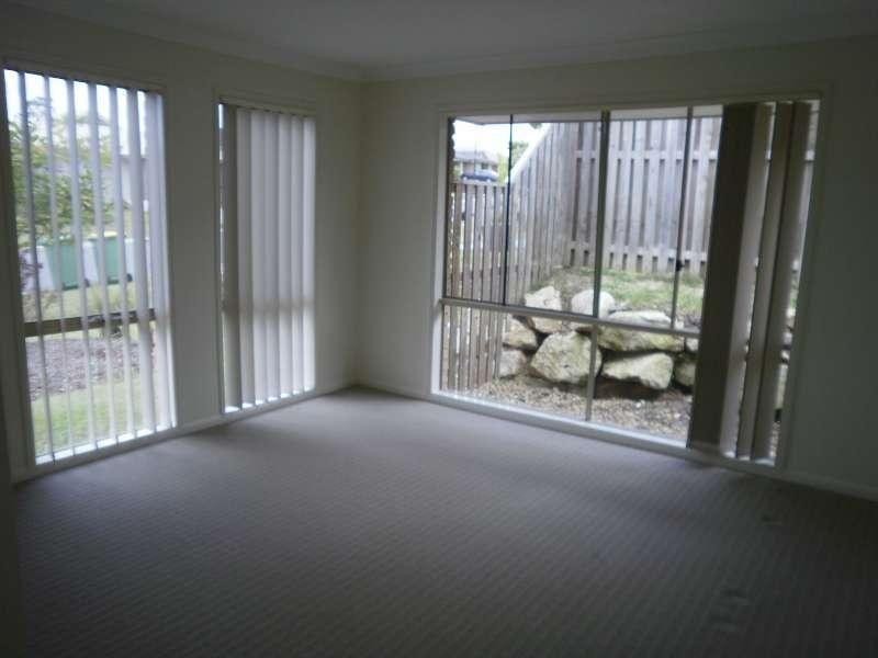 7 Starkey Street, Pacific Pines QLD 4211