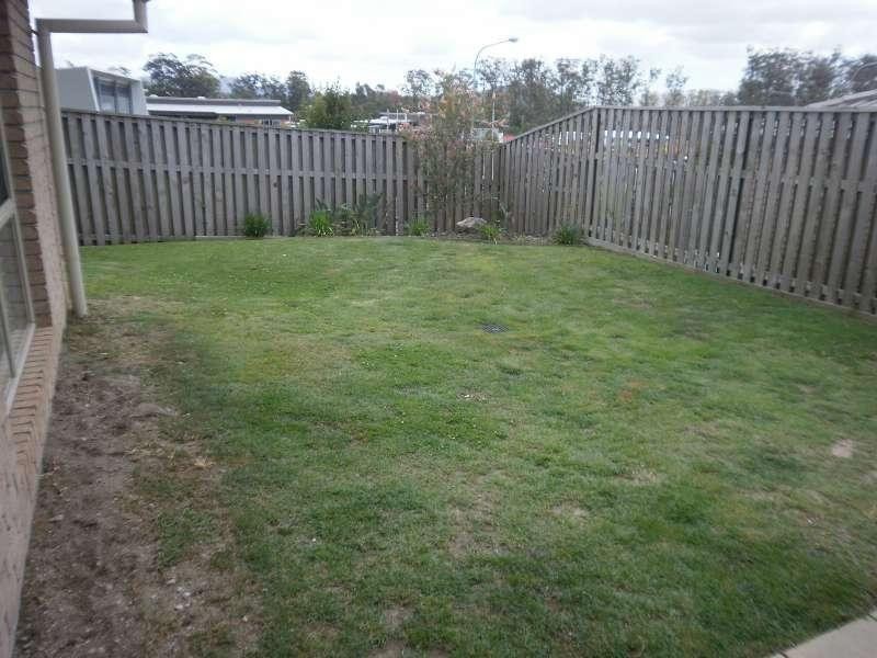 7 Starkey Street, Pacific Pines QLD 4211