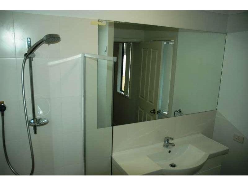 2/85 Whiting Street, Labrador QLD 4215